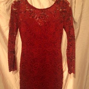Red Lace Tight Fitting Dress
